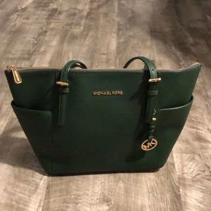 Michael Kors Jet Set East West Top Zip Large Tote
